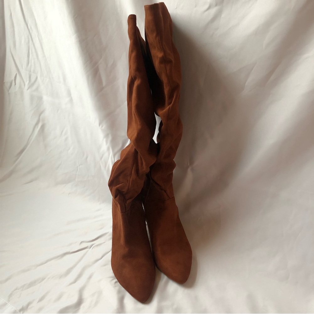 Suede Ruched boots ๐ข - Picture 5 of 6